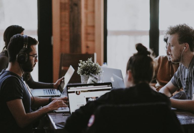 Why Early-Stage Software Companies Are Choosing Outsourced SDRs Over Full-Time Hires